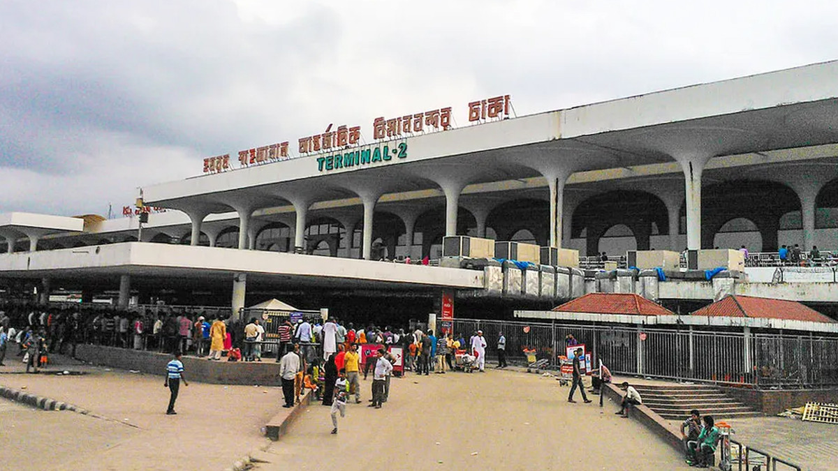 বিশেষ ফ্লাইটে দেশে ফিরলেন কাতারে আটকে পড়া ৪৩০ বাংলাদেশি