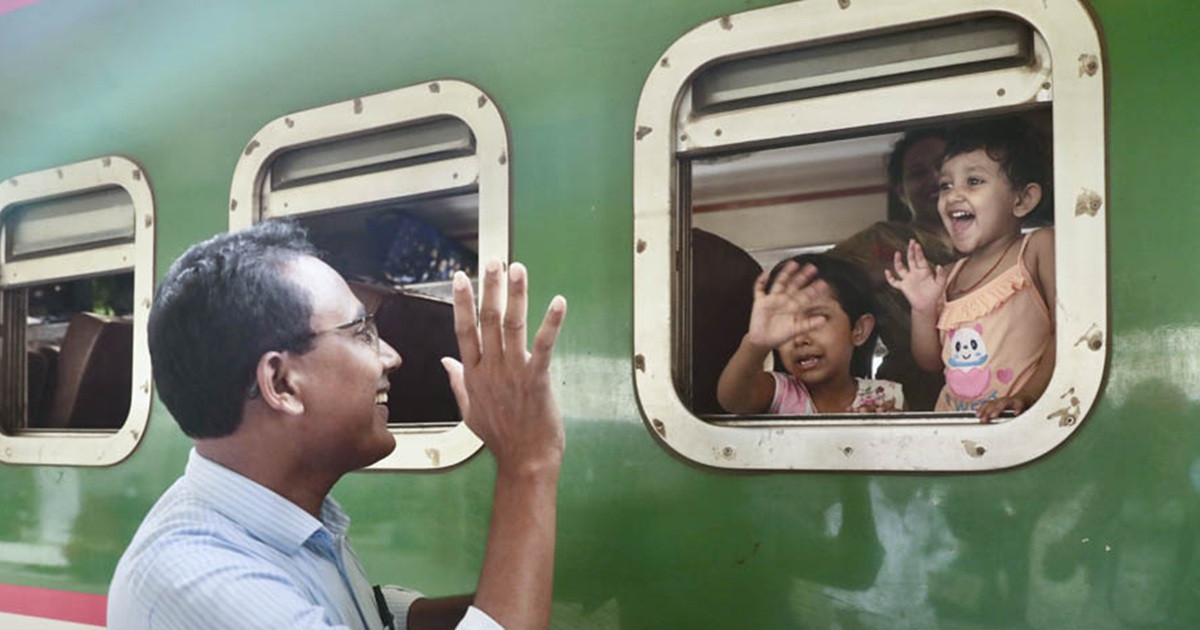 ঈদ ফিরতি ট্রেনের দ্বিতীয় দিনের টিকিট বিক্রি শুরু