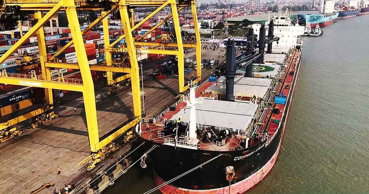 চট্টগ্রাম বন্দরে পৌঁছেছে ১৬টি জ্বালানি জাহাজ, পথে আরও তিনটি