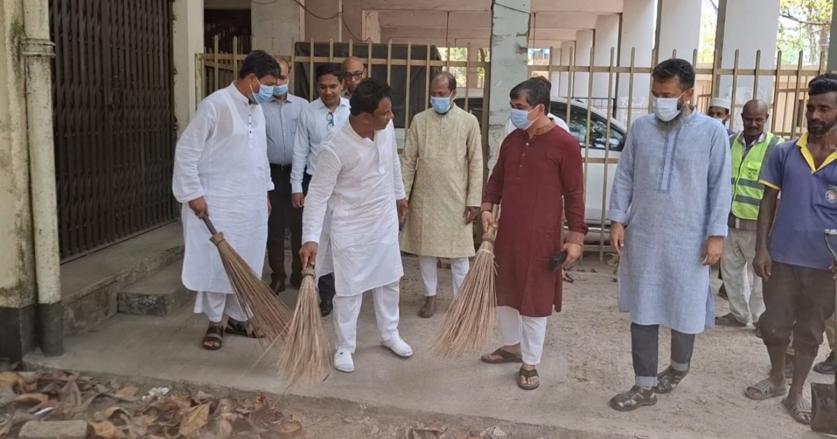 মাদারীপুরে পরিচ্ছন্নতা অভিযান ও মশক নিধন কর্মসূচির উদ্বোধন