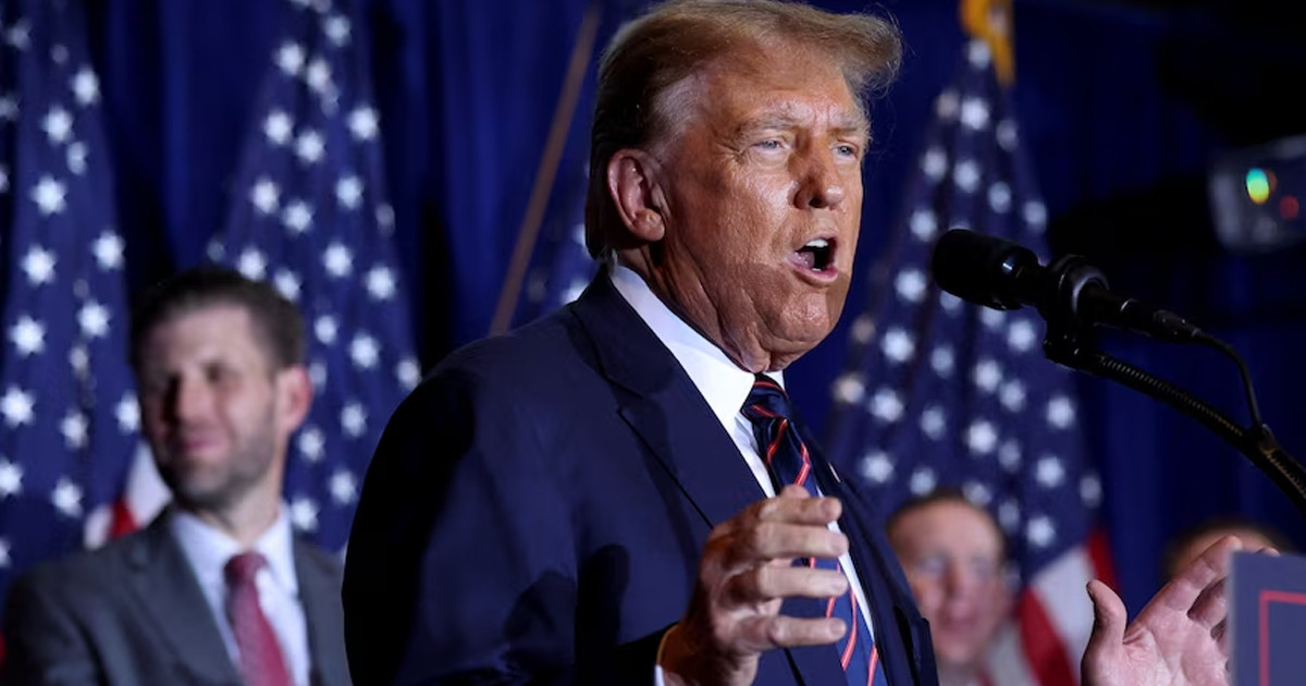 প্রয়োজনে হরমুজ প্রণালিতে জাহাজ চলাচল পাহারা দেবে যুক্তরাষ্ট্র: ট্রাম্প