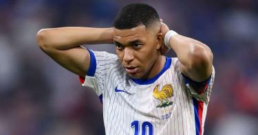 মাঠে ফেরার অপেক্ষা বাড়ল এমবাপ্পের