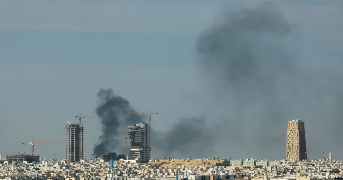 রিয়াদ ও আমিরাতে ইরানের ক্ষেপণাস্ত্র ও ড্রোন হামলার দাবি