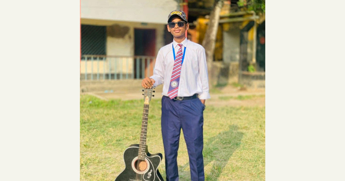 কালকিনিতে আপত্তিকর ছবি দিয়ে ব্ল্যাকমেইল, প্রাণ গেল স্কুলছাত্রীর