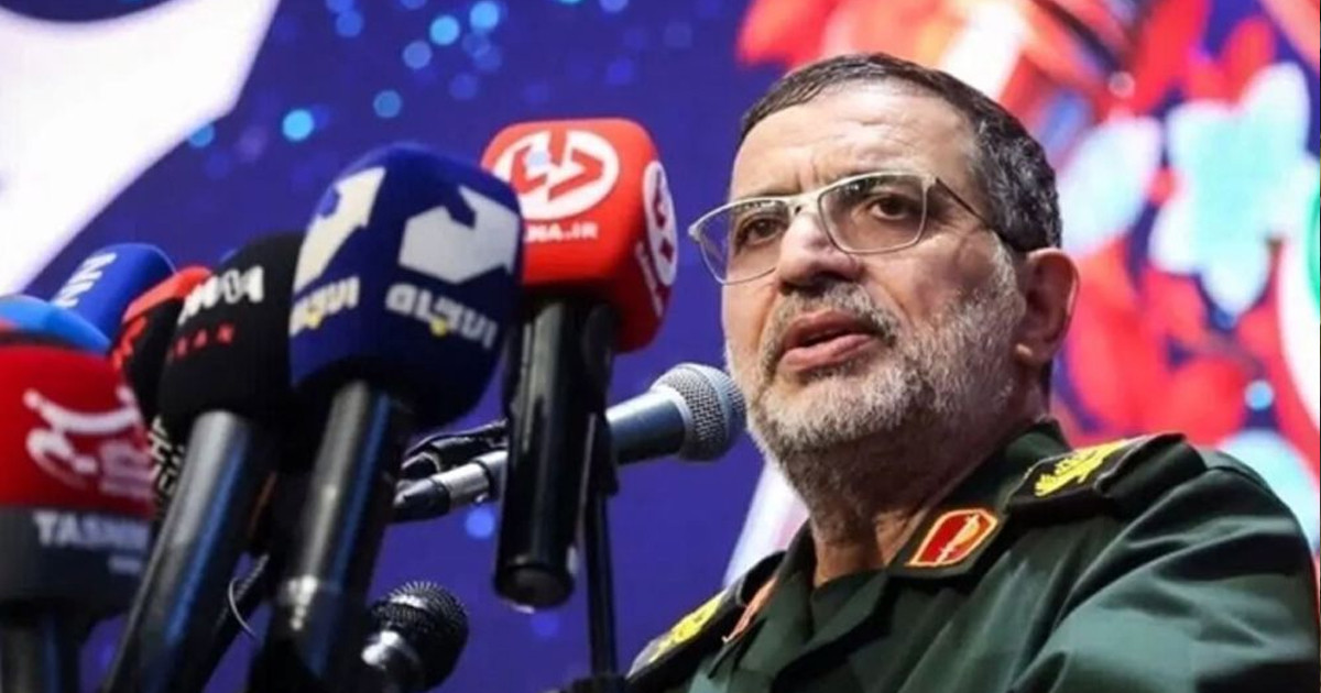 সাহস থাকলে হরমুজ প্রণালিতে জাহাজ পাঠাক ট্রাম্প