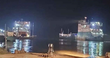 পাটুরিয়া-দৌলতদিয়া নৌরুটে ফেরি চলাচল বন্ধ