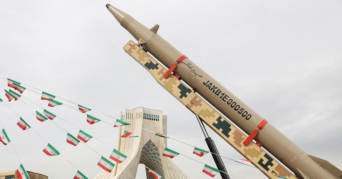 ইরান প্রতিরক্ষার সর্বোচ্চ নেতৃত্ব: প্রেসিডেন্ট ছাড়া কেউ বেঁচে নেই