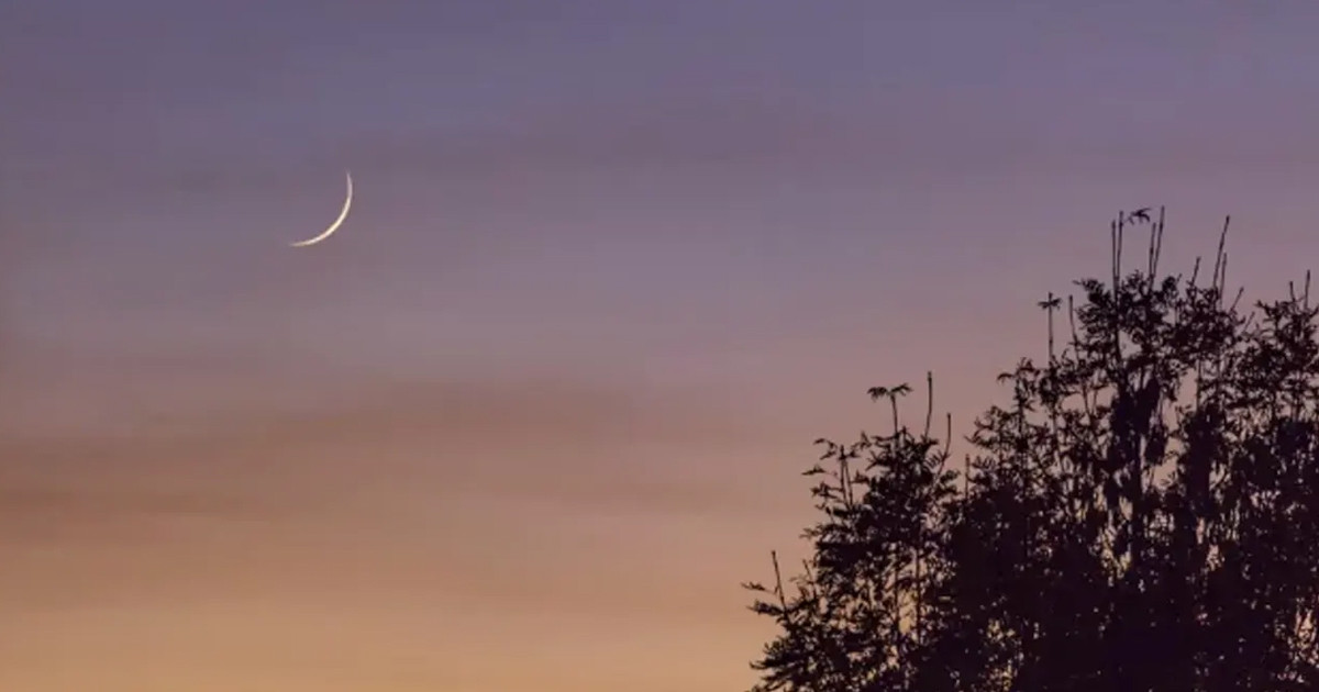 যেখানে দুপুরেই দেখা গেল শাওয়ালের চাঁদ