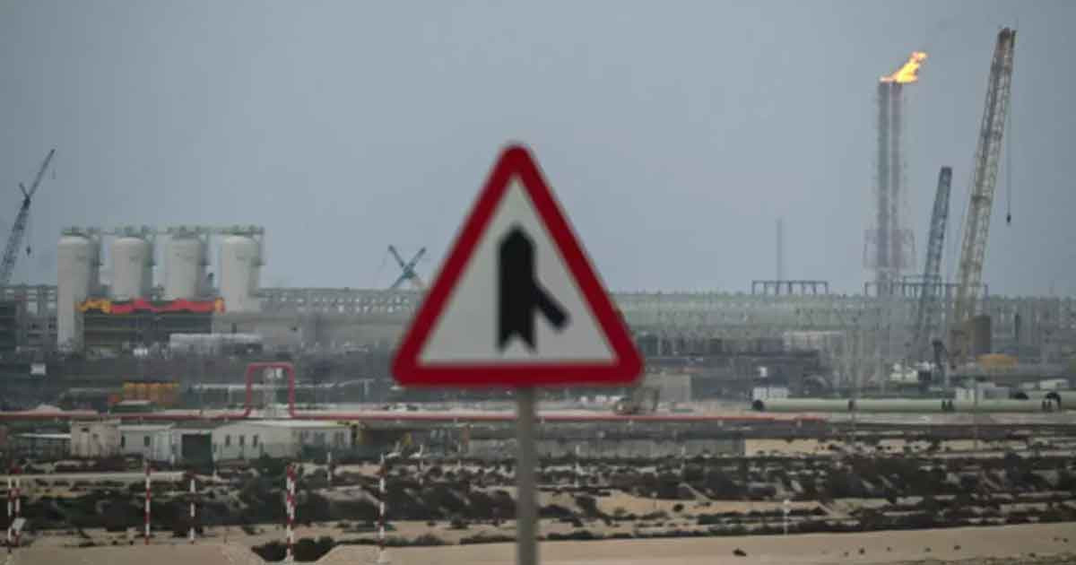 জ্বালানি স্থাপনায় হামলার জেরে মধ্যপ্রাচ্যে ব্যাপক হামলা ইরানের