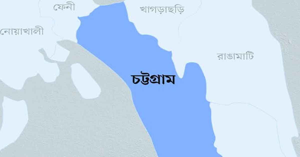 চট্টগ্রামে একটি মার্কেটে আগুন, নিয়ন্ত্রণে ফায়ারসার্ভিসের ৪ ইউনিট