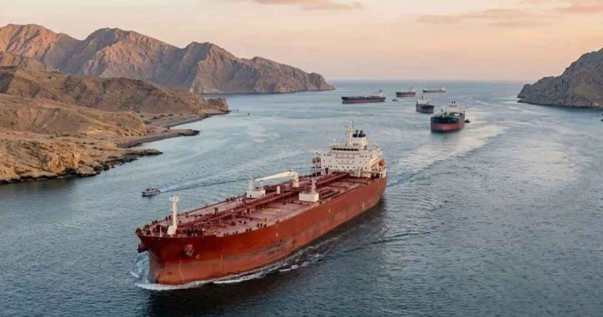 হরমুজ প্রণালিতে এক জাহাজেই ২০ লাখ ডলার টোল নিলো ইরান!