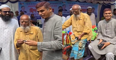 পানিসম্পদ প্রতিমন্ত্রীর সহায়তায় চুরি যাওয়া ভ্যানের বদলে নতুন ভ্যান পেলেন বৃদ্ধ