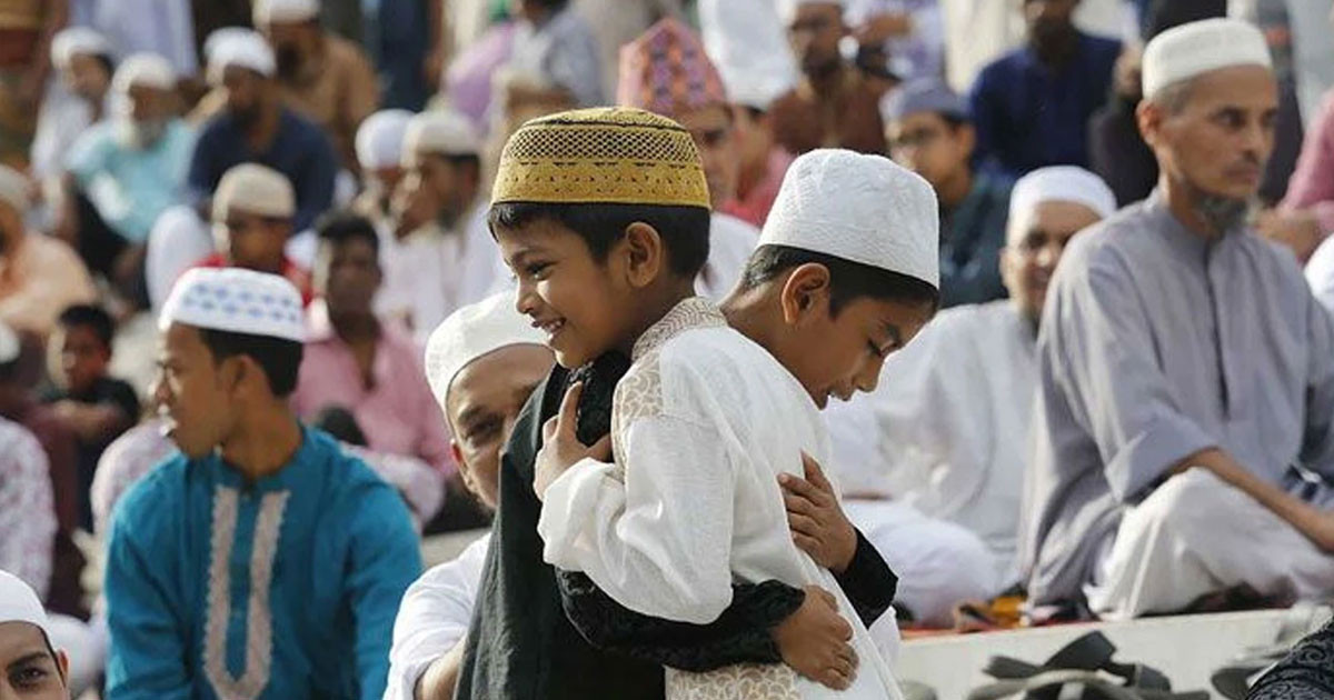 আজ পবিত্র ঈদুল ফিতর, ঘরে ঘরে উৎসবের আনন্দ