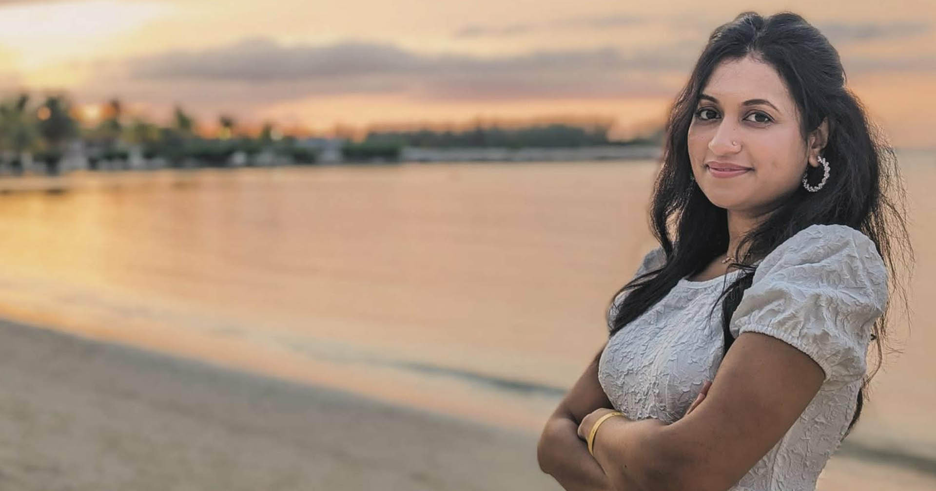 শেকড়ের টানে ঘরে ফেরা মানুষের জন্য গাইলেন কুহু