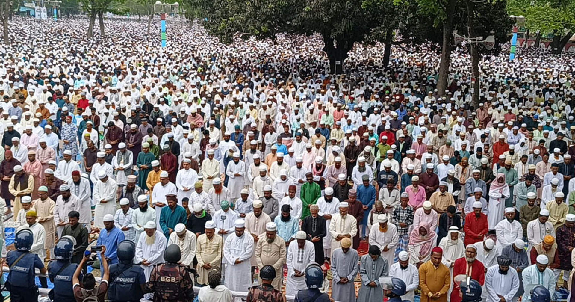 শোলা‌কিয়ায় ১৯৯তম ঈদ জামাতে জনসমুদ্র
