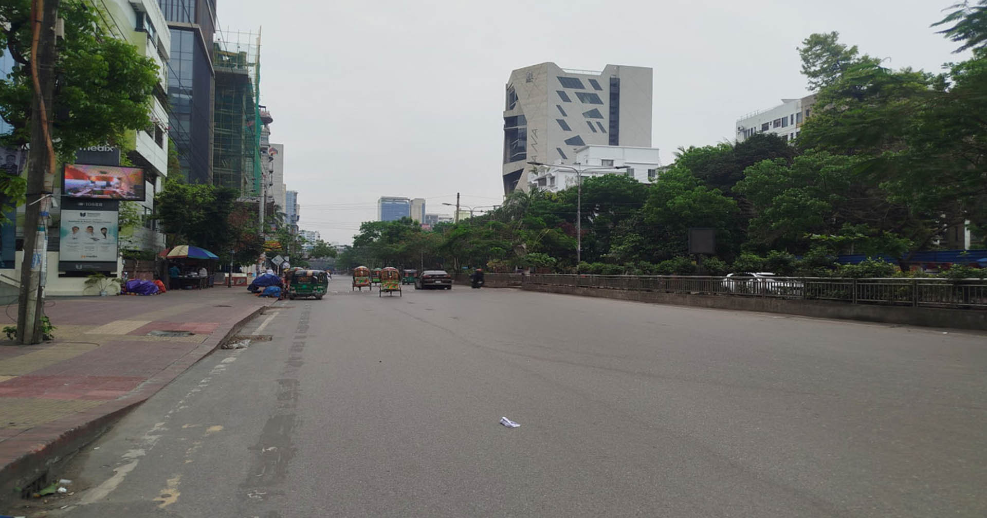 ঈদে ফাঁকা ঢাকায় শূন্যের কোটায় গণপরিবহন