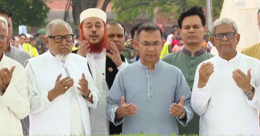 বাবা-মায়ের কবর জিয়ারত করলেন প্রধানমন্ত্রী