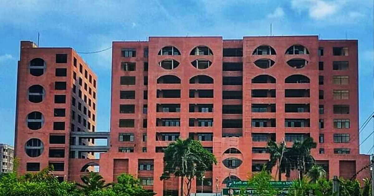 ঈদের দিনে মোটরসাইকেল দুর্ঘটনা, পঙ্গু হাসপাতালে উপচে পড়া ভিড়