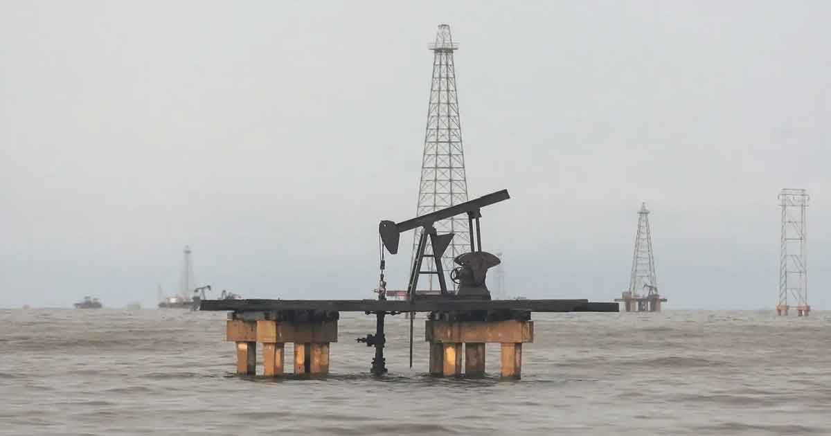 আর ১০ দিন যুদ্ধ চললে ব্যারেলপ্রতি তেলের দাম ১৫০ ডলারে পৌঁছাতে পারে