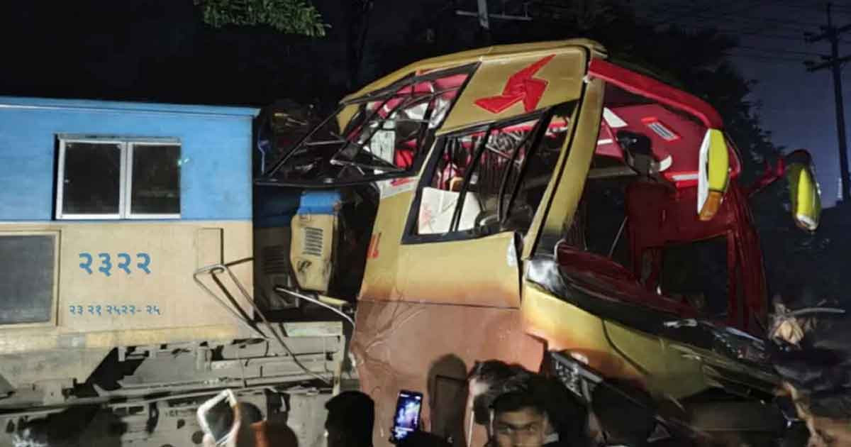 কুমিল্লায় নিহত ১২ জনের পরিচয় মিলেছে