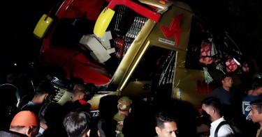 কুমিল্লায় বাস-ট্রেন সংঘর্ষ, শিশু-নারীসহ নিহত ১২