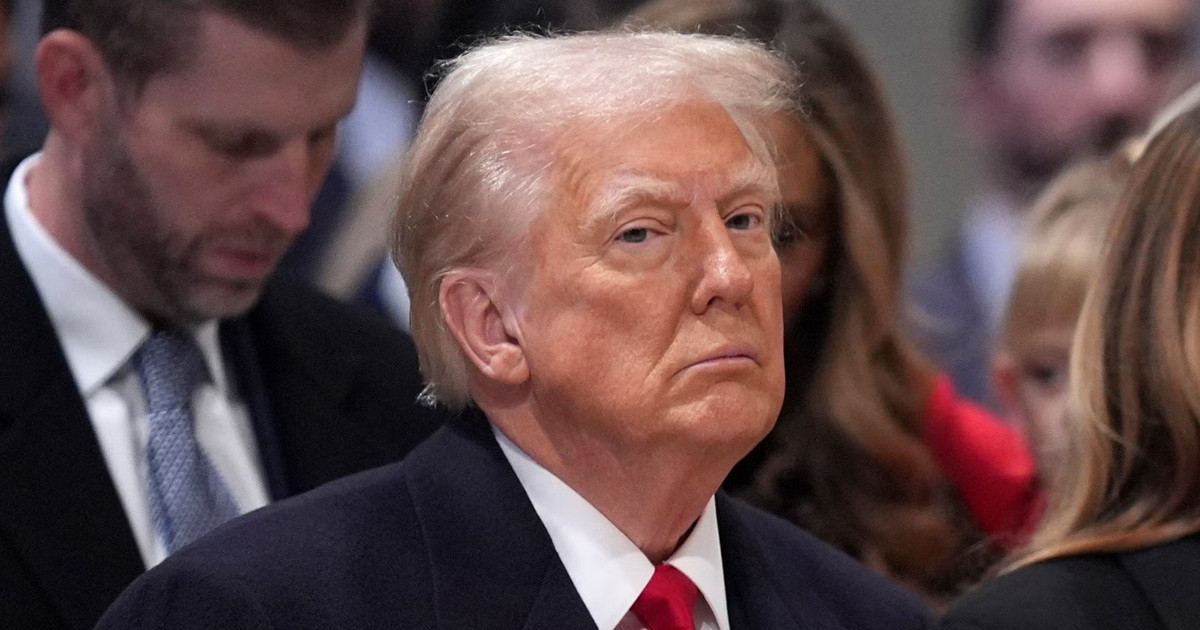 ইরানের বিদ্যুৎকেন্দ্রে হামলা স্থগিত করলেন ট্রাম্প