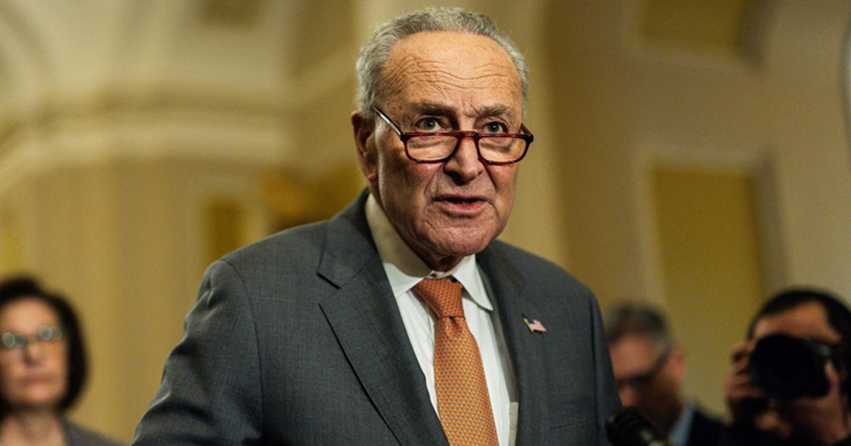 যুক্তরাষ্ট্রে জ্বালানি তেলের দাম ৭৫ শতাংশ বৃদ্ধি, ট্রাম্পকে দায়ী করলেন সিনেটর