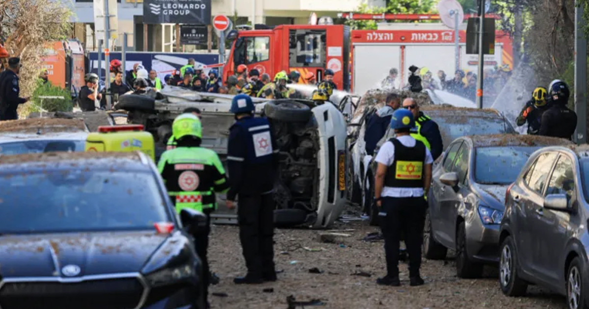 ইরানের আঘাতে তেল আবিবে ধ্বংসযজ্ঞ, ৪ জন হাসপাতালে