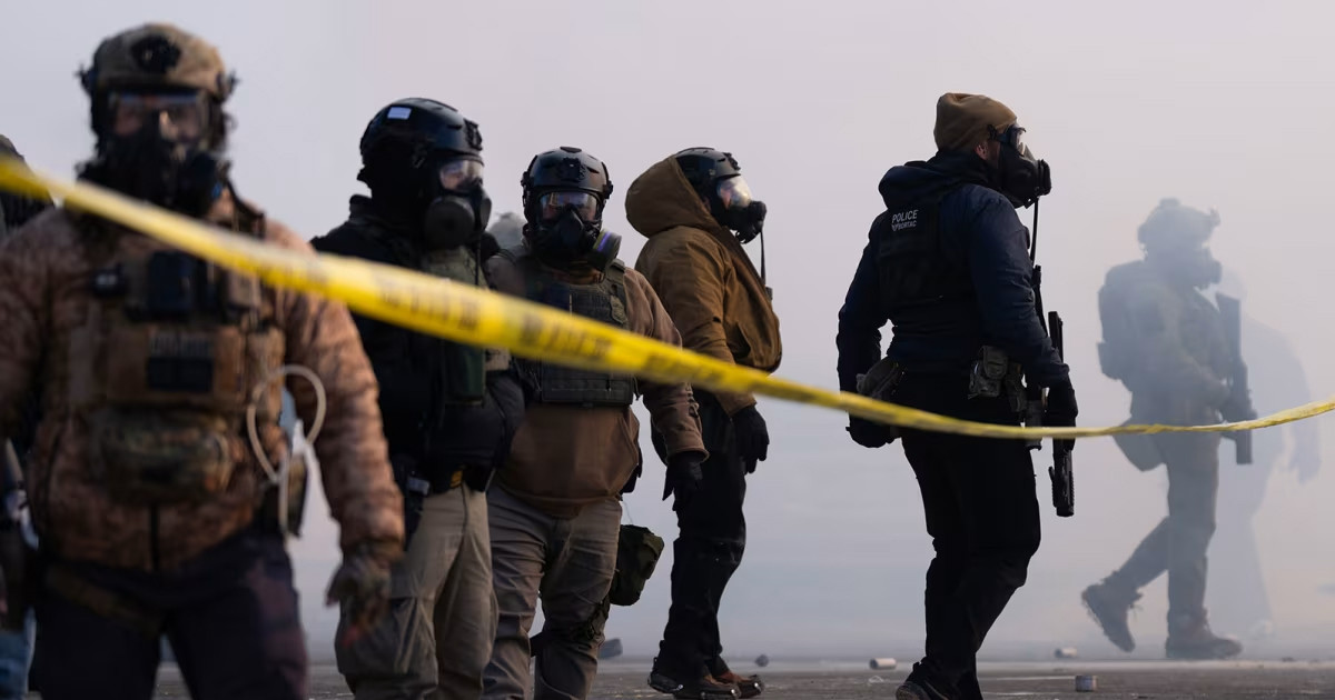 ইরান যুদ্ধ চালানো বা ময়দানে থাকা দুটোই ট্রাম্পের জন্য কঠিন