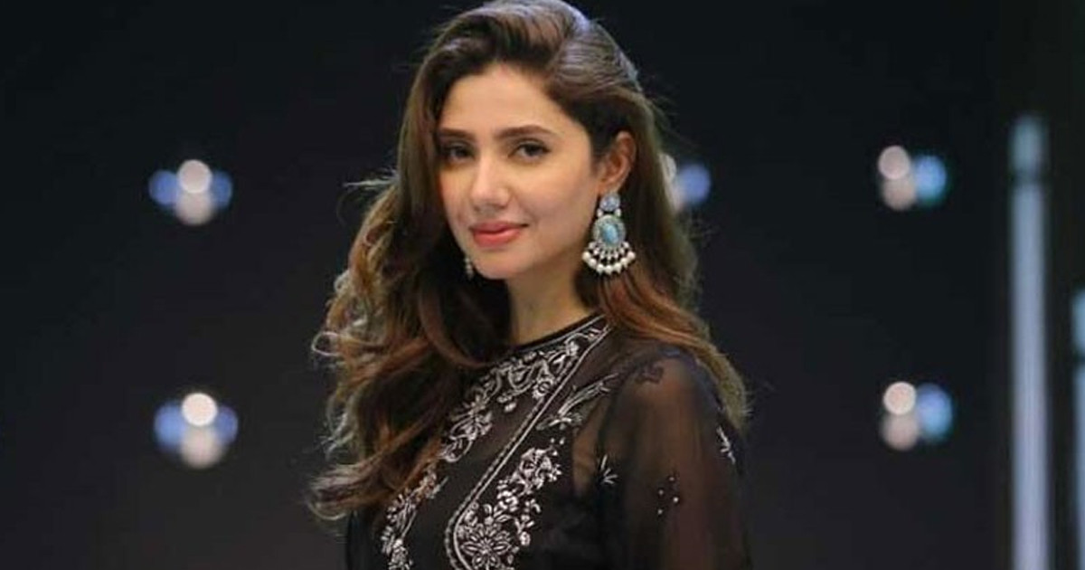 নিজের ক্রাশের নাম প্রকাশ করলেন অভিনেত্রী মাহিরা খান