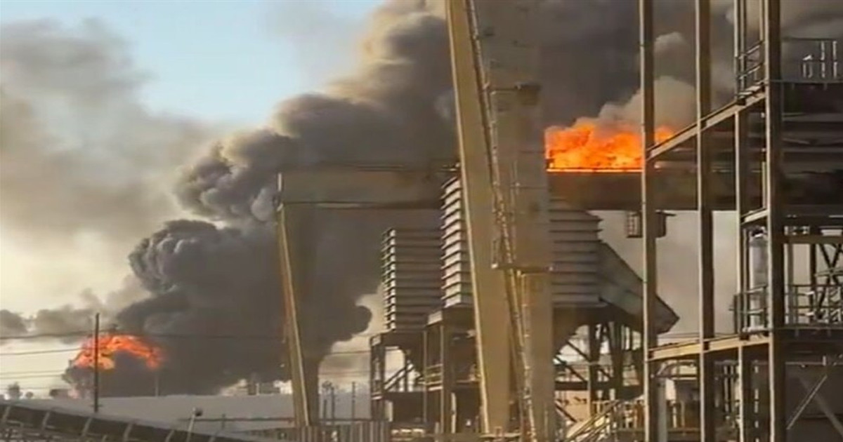 যুক্তরাষ্ট্রের টেক্সাস উপকূলে তেল শোধনাগারে বিস্ফোরণ