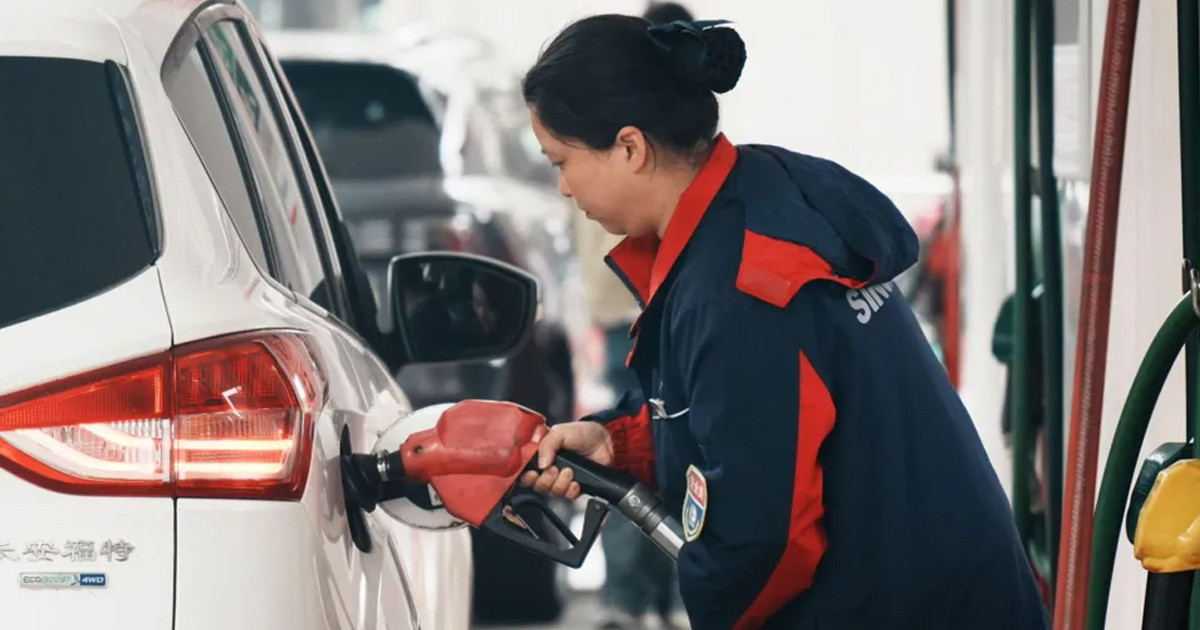 যুক্তরাষ্ট্র-ইরান যুদ্ধবিরতির জল্পনায় তেলের দামে বড় পতন