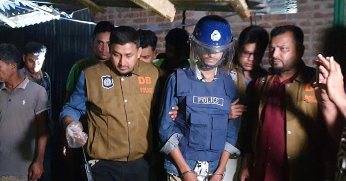 বাবাকে কুপিয়ে হত্যার ঘটনায় ছেলে আটক