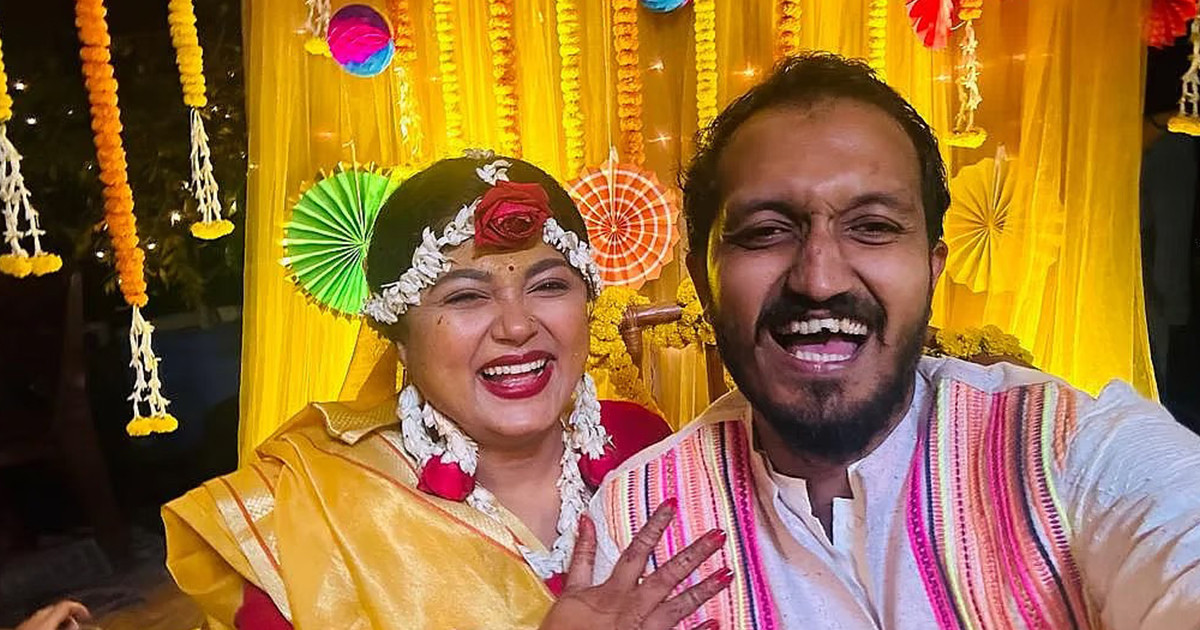 পরকীয়ায় ঘর ভাঙলো অভিনেত্রী মৌসুমী হামিদের!