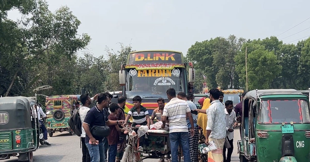 ধামরাইয়ে পিকআপ-সিএনজির মুখোমুখি সংঘর্ষ, নিহত ১