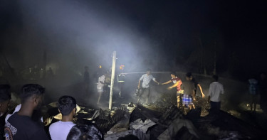 নোয়াখালীতে আগুনে পুড়ে ছাই ২৪ দোকান