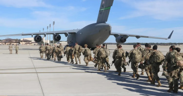 আলোচনা চালালেও গোপনে দুর্ধর্ষ প্যারাট্রুপার পাঠাচ্ছে যুক্তরাষ্ট্র