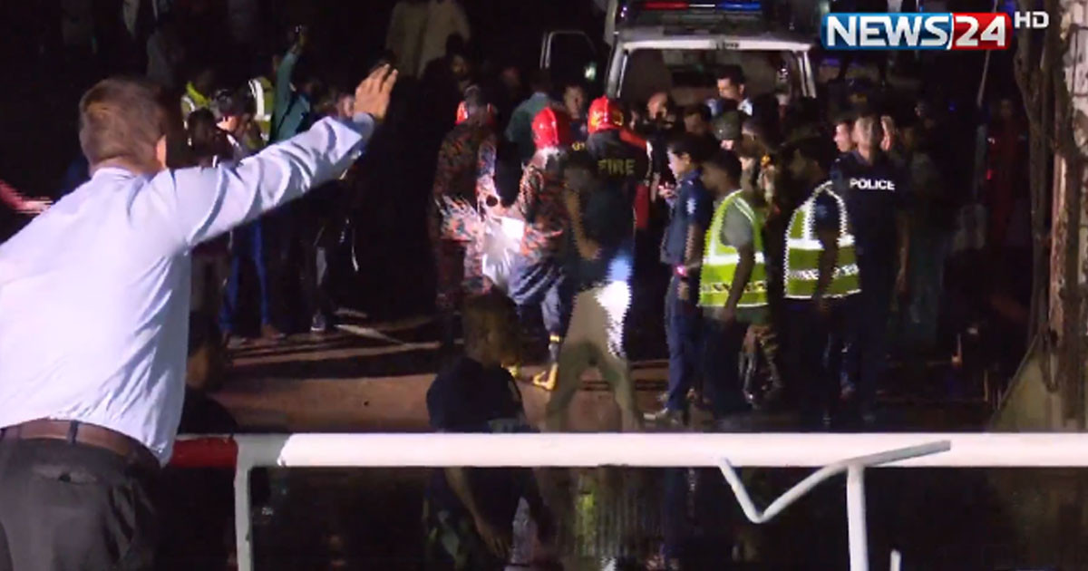 পদ্মায় বাস ডুবির ঘটনায় মরদেহ হস্তান্তর শুরু: নিহত‌দের প‌রিবার‌কে দেওয়া হবে ২৫ হাজার টাকা