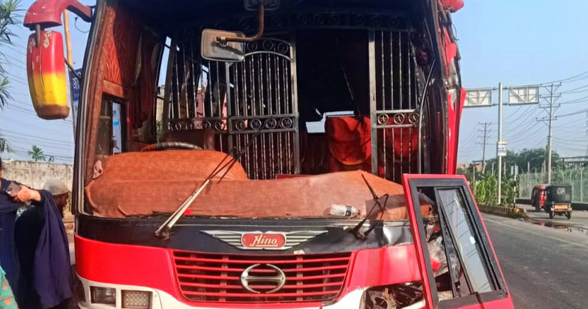 নারায়ণগঞ্জে যাত্রীবাহী বাসের চাপায় নারীর মৃত্যু