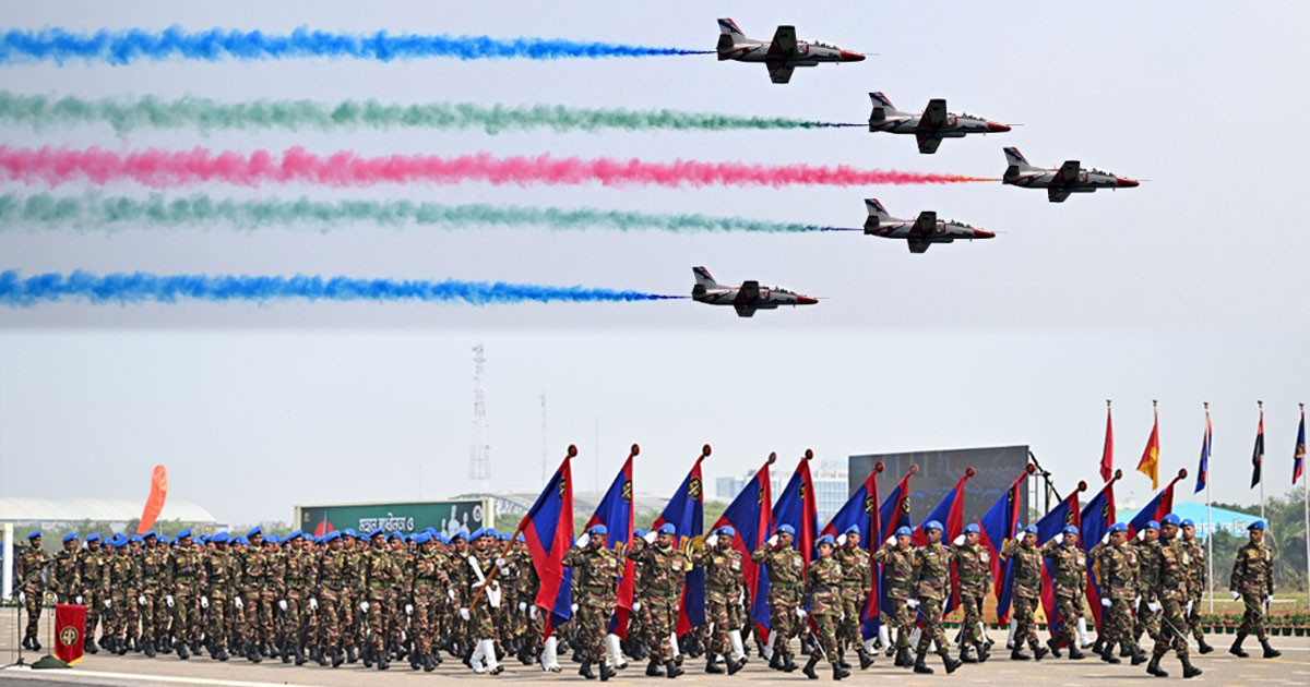 দীর্ঘ ১৮ বছর পর স্বাধীনতা ও জাতীয় দিবসে বর্ণাঢ্য কুচকাওয়াজ অনুষ্ঠিত