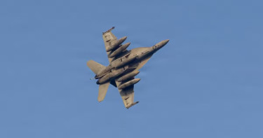 মার্কিন এফ-১৮ যুদ্ধবিমানে হামলার দাবি ইরানের