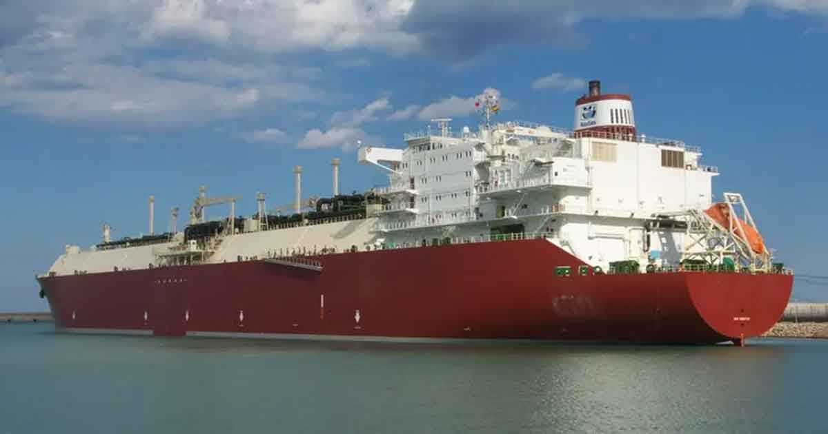 সিঙ্গাপুর থেকে ১০ হাজার টন ডিজেল ও ২০ হাজার টন জেট ফুয়েল নিয়ে চট্টগ্রাম বন্দরে পৌঁছেছে জাহাজ