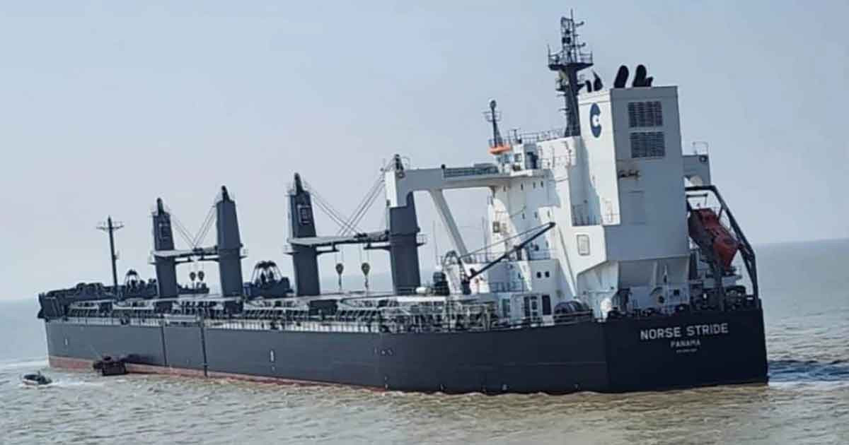 চট্টগ্রাম বন্দরে ৩৪ জ্বালানিবাহী জাহাজের ২৭টি খালাস