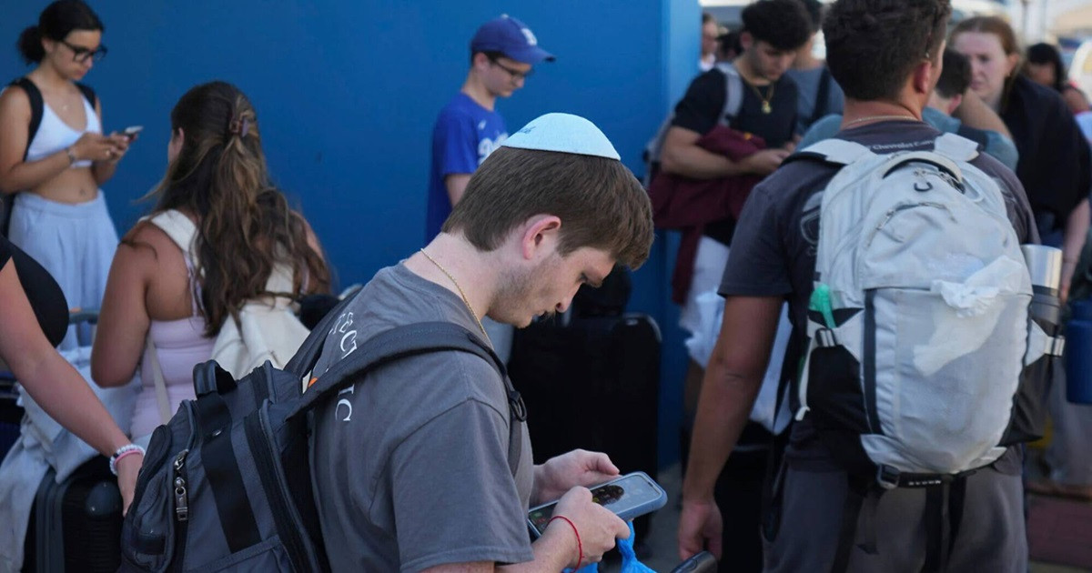 দোকান-রেস্তোরাঁর বিল না দিতে ইরানি হামলার সাইরেনের অপেক্ষায় থাকেন কিছু ইসরায়েলি!