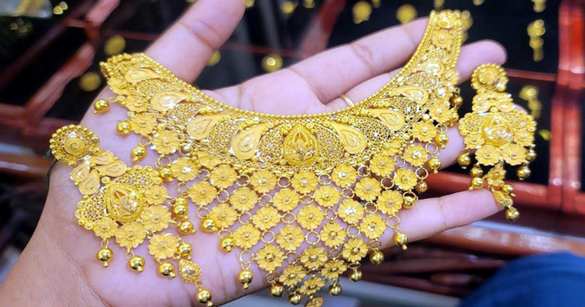 সকালেই দেশে স্বর্ণের দামে লাফ