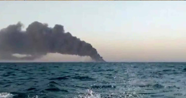 ওমান উপকূলে মার্কিন জাহাজে ইরানের হামলা