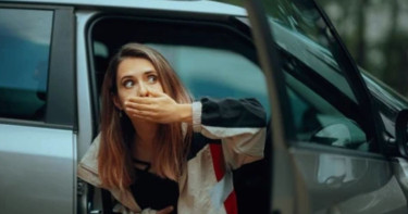 গাড়ির উল্টো দিকে বসলেই বমি? জেনে নিন কারণ ও প্রতিকার