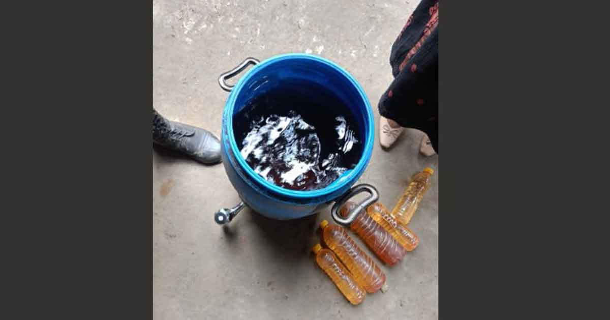 তেল মজুত ও বেশি দামে বিক্রি, ব্যবসায়ীকে জরিমানা