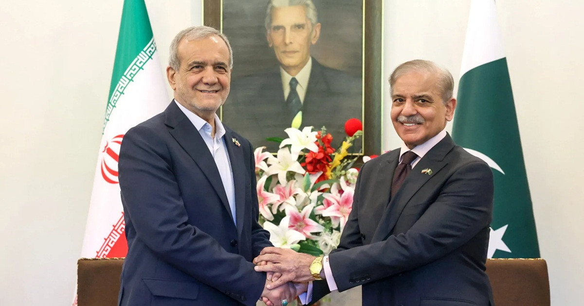 পাকিস্তানি আরও ২০ জাহাজকে হরমুজ প্রণালিতে চলাচলের অনুমতি দিয়েছে ইরান