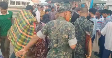 পটুয়াখালীতে বিভিন্ন লঞ্চ থেকে শতাধিক তোশক-চাদর জব্দ